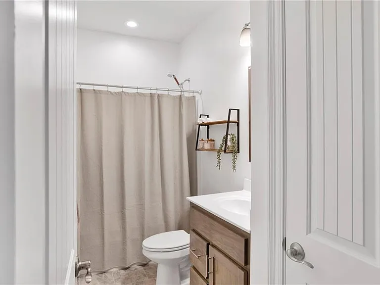916 McNeil Ave — Photo 10