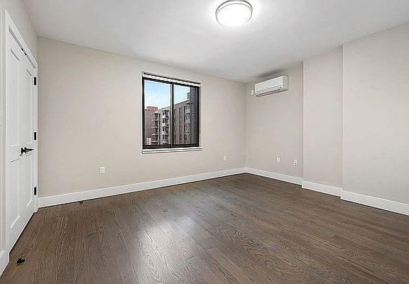 5th image of 2885 W 15th St APT 3I