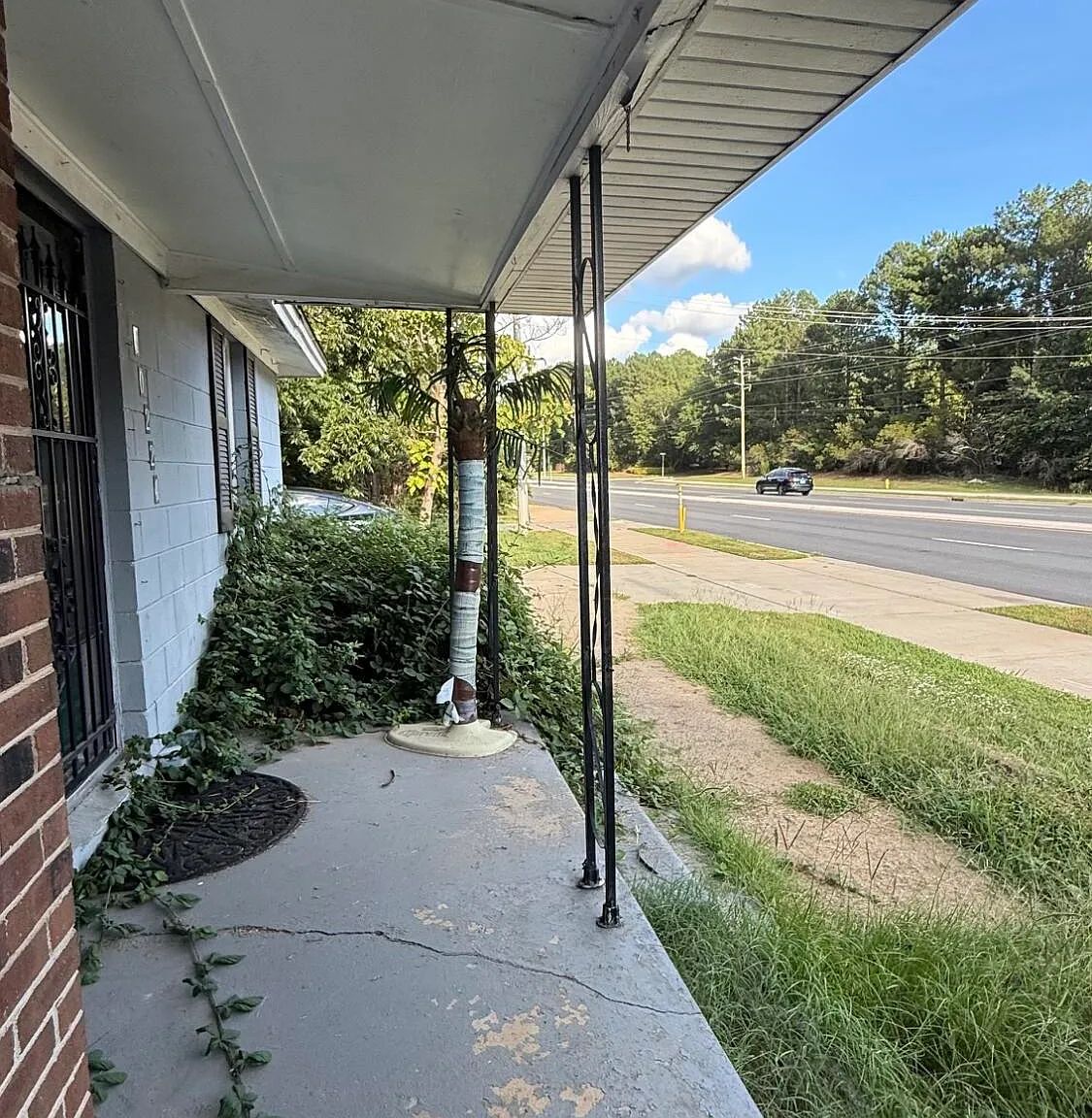 4 bed, 1.0 bath, 1360 sqft, $2,000 — Photo 3