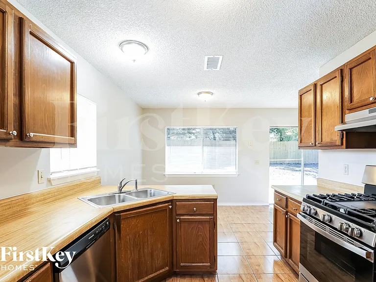 10232 Flatland Trl — Photo 9