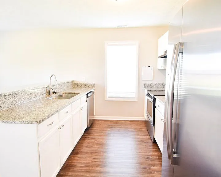 411 Northwoods Dr — Photo 9