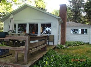 8975 S Indian Hills Rd, Montague, MI 49437