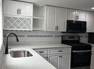 28 4th Ave FLOOR 2, Taunton, MA 02780