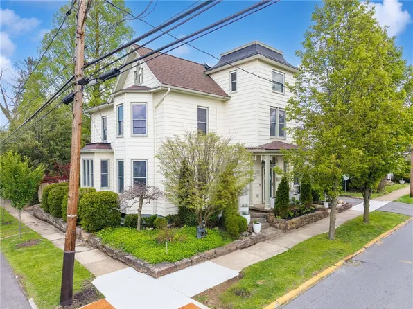 839 Chestnut St, Indiana, PA 15701