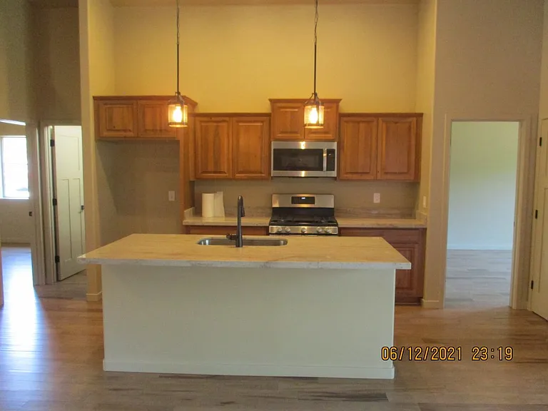 2012 N Lake Breeze Rd — Photo 2
