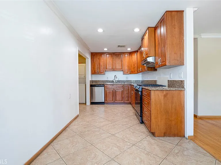 6602 Charlesworth Ave — Photo 17