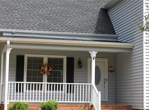 2nd image of 2510 Castlewood Dr