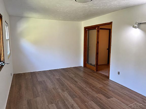 3rd image of 15009 Main St