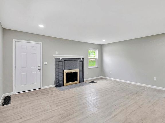 5th image of 7127 Beechmont Ave