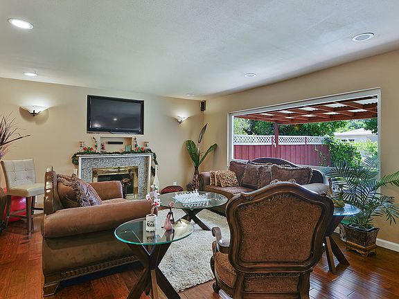 5th image of 26324 Ventura Ave