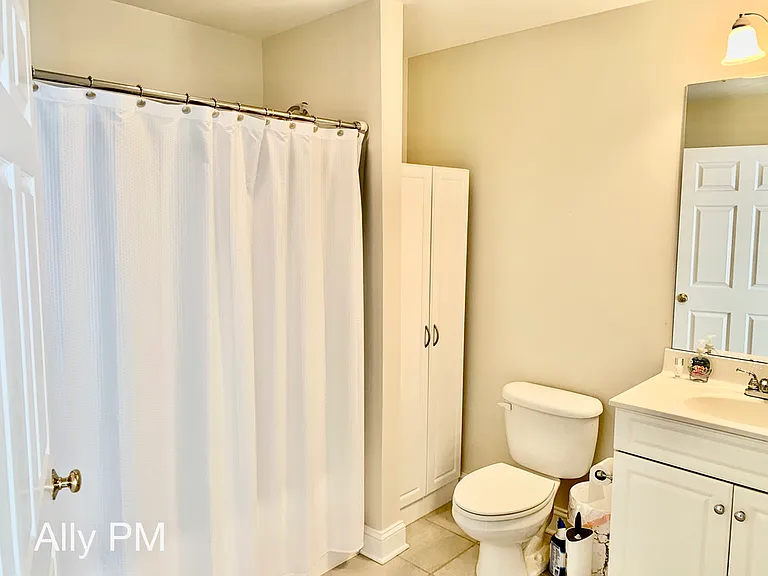 1052 Glenwood Station Ln #1 — Photo 17