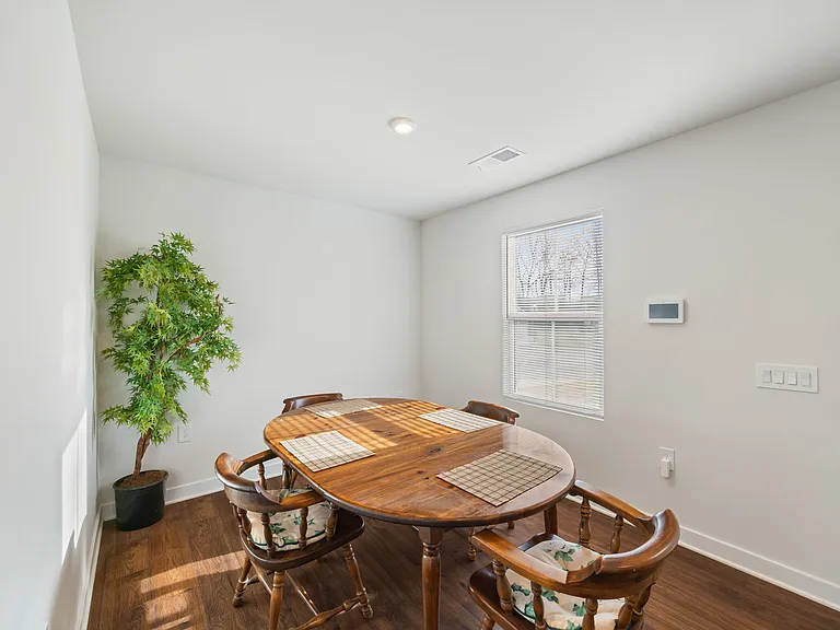689 Hardwood Dr — Photo 13