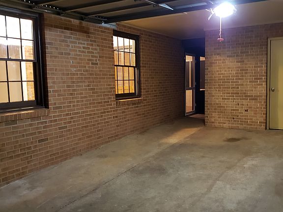 3rd image of 209 Pine St