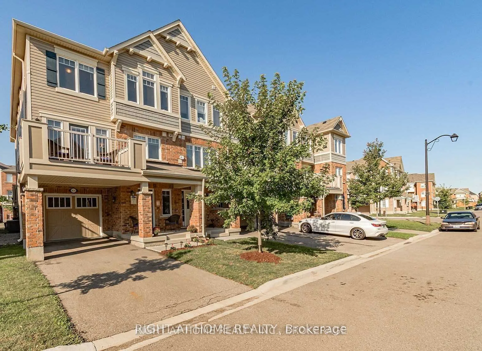 3 bed, $3,050 — Photo 2