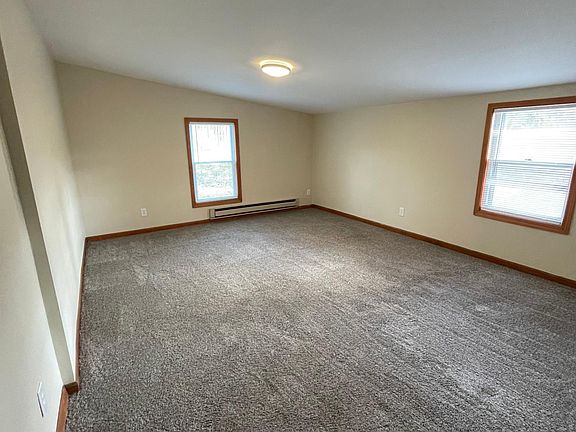 3rd image of 511 Orchard Ln