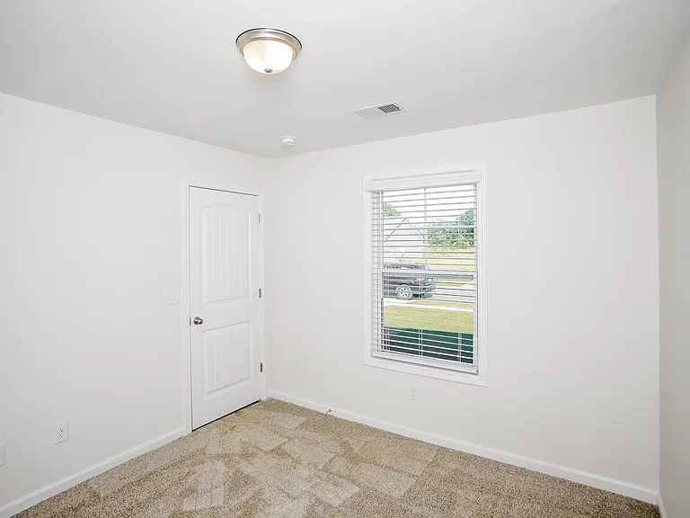 465 Conifer St — Photo 13