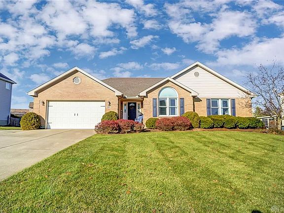 2nd image of 520 Greystone Dr