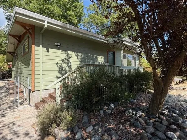 707 Cleveland St, Etna, CA 96027