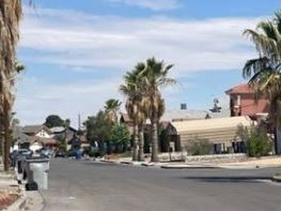 Exterior Neighborhood (street photo)