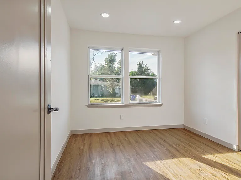 112 N Gayle Ave — Photo 24