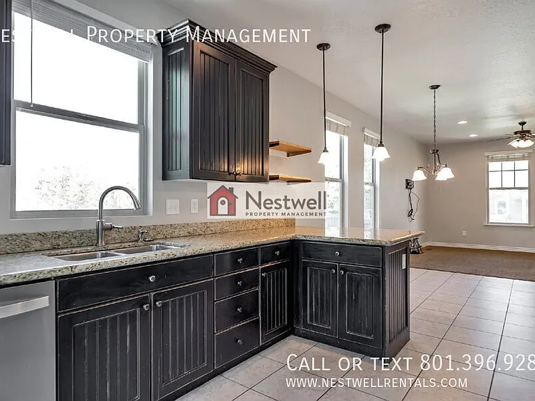 4631 W Vermillion Dr — Photo 5