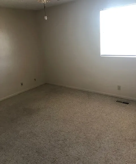 102 Country Club Dr #F — Photo 11