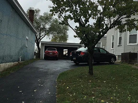 2nd image of 2113 W Clifton Ave