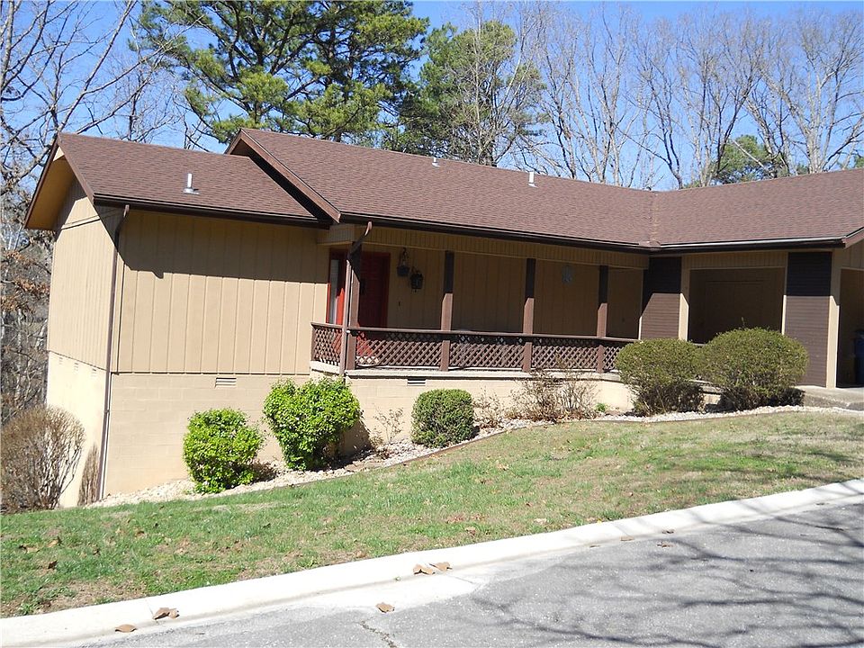 1st image of 5 Rayburn Ln