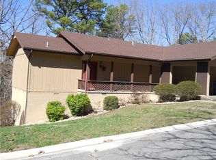 5 Rayburn Ln, Bella Vista, AR 72714