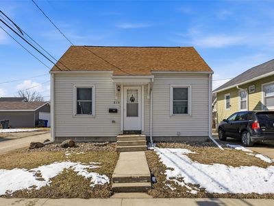 816 10th St NW, Cedar Rapids, IA, 52405