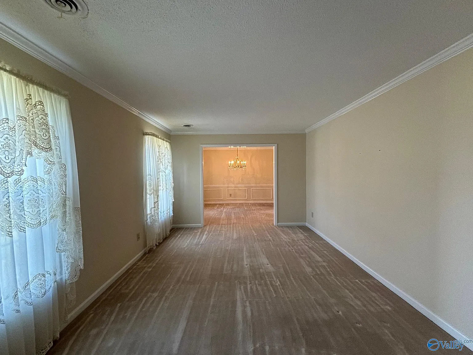 4 bed, 2.0 bath, 1893 sqft, $2,000 — Photo 3