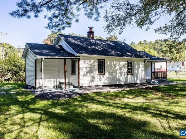 48 W Village Cir, Augusta Springs, VA 24411