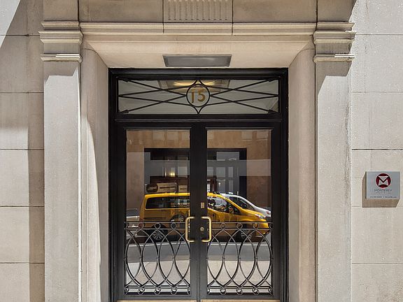 3rd image of 15 E 36th St #2NG