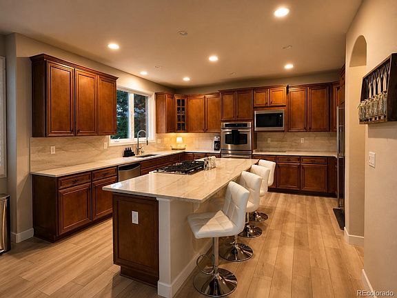 5th image of 6951 Esperanza Drive