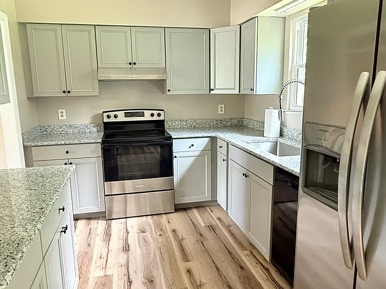 602 Blackburn Dr — Photo 5