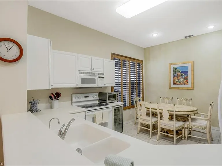 1818 Leamington Ln — Photo 5