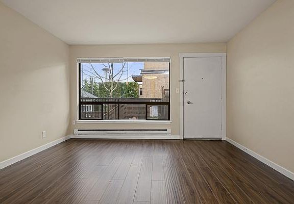 3rd image of 822 2nd Ave N APT 12