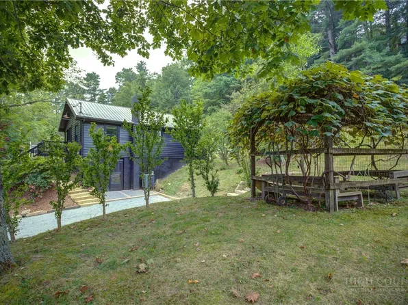 712 Ransom Street, Blowing Rock, NC 28605