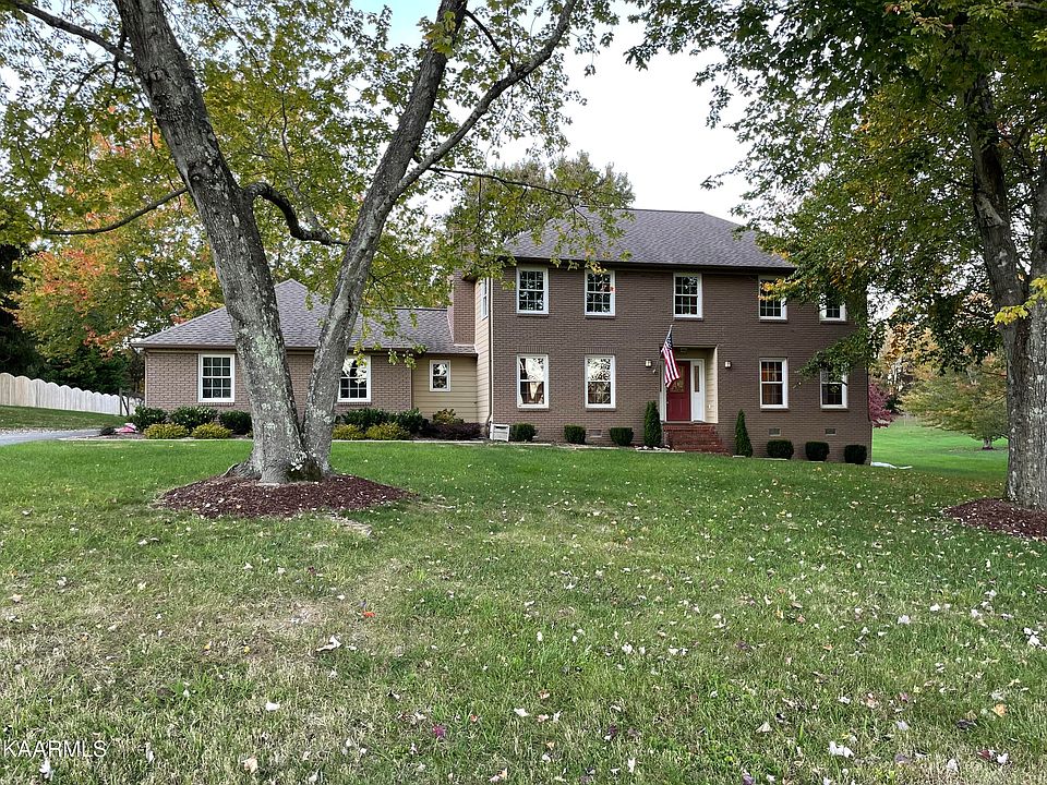 1st image of 920 Woodsmoke Cir