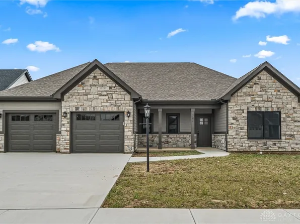 704 Quartz Ln, Tipp City, OH 45371