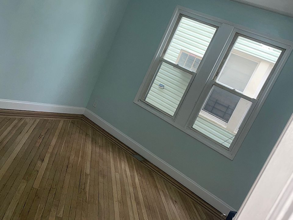 1st image of 1253 E 89th St Floor 1