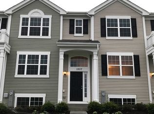 1807 Spinnaker St, Pingree Grove, IL 60140