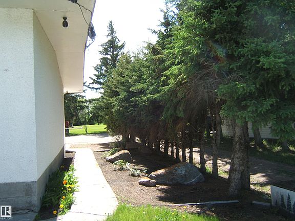 5th image of 4910 53rd Ave