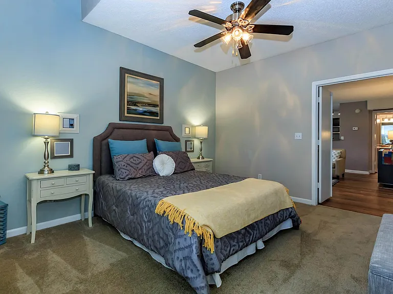 Summerlake Apartments — Photo 23