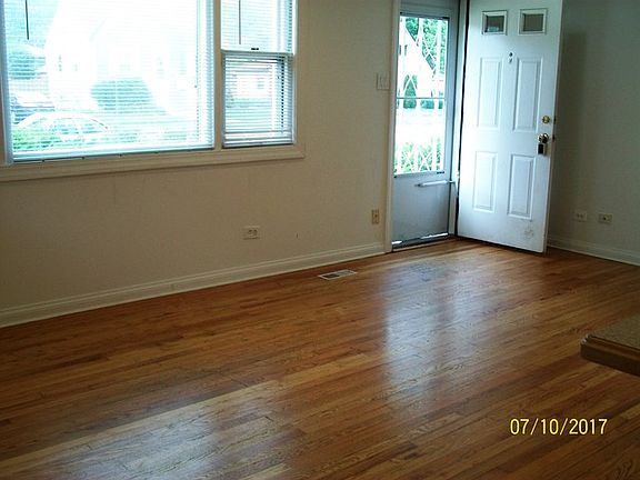 5th image of 4915 W 91st Pl