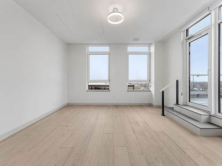 Bank Street Apartments at Burlington Square — Photo 73