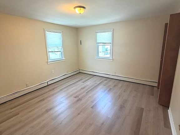 4th image of 27 Zone St #2L
