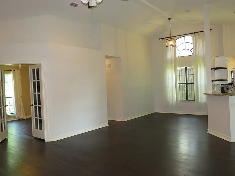 2308 Crestmeadow St — Photo 7