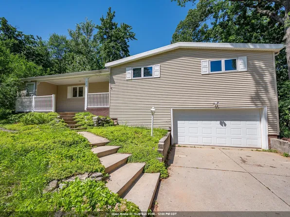 2730 Oakwood Dr, Green Bay, WI 54304