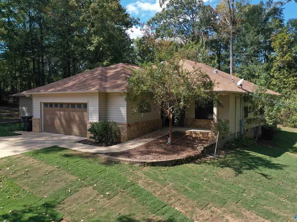 840 Lakeshore Ave W, Southside, AL 35907